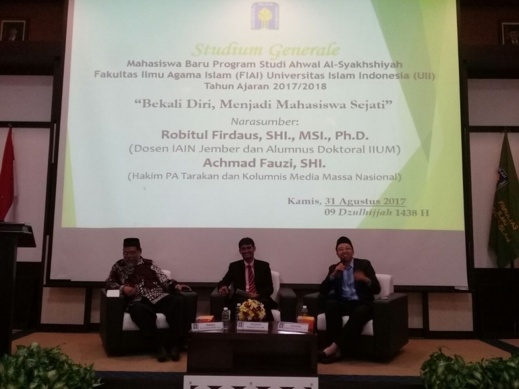 Narasumber dan moderator Studium Generale (SG) PSAS FIAI dengan tema 