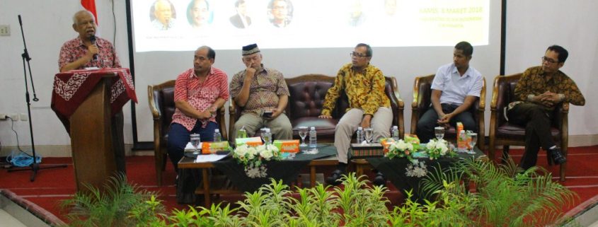 Prof-Azyumardi-Azra-dalam-penyampaiannya-sebagai-keynote-speaker-di-seminar-nasional-dan-bedah-buku