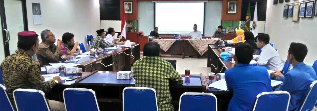 Suasana FGD Kurikulum dan Visi-Misi PASA. (Samsul)