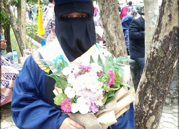 NENDEN SITI FAUZIYAH: IKHTIAR MAKSIMAL DAN TAWAKAL