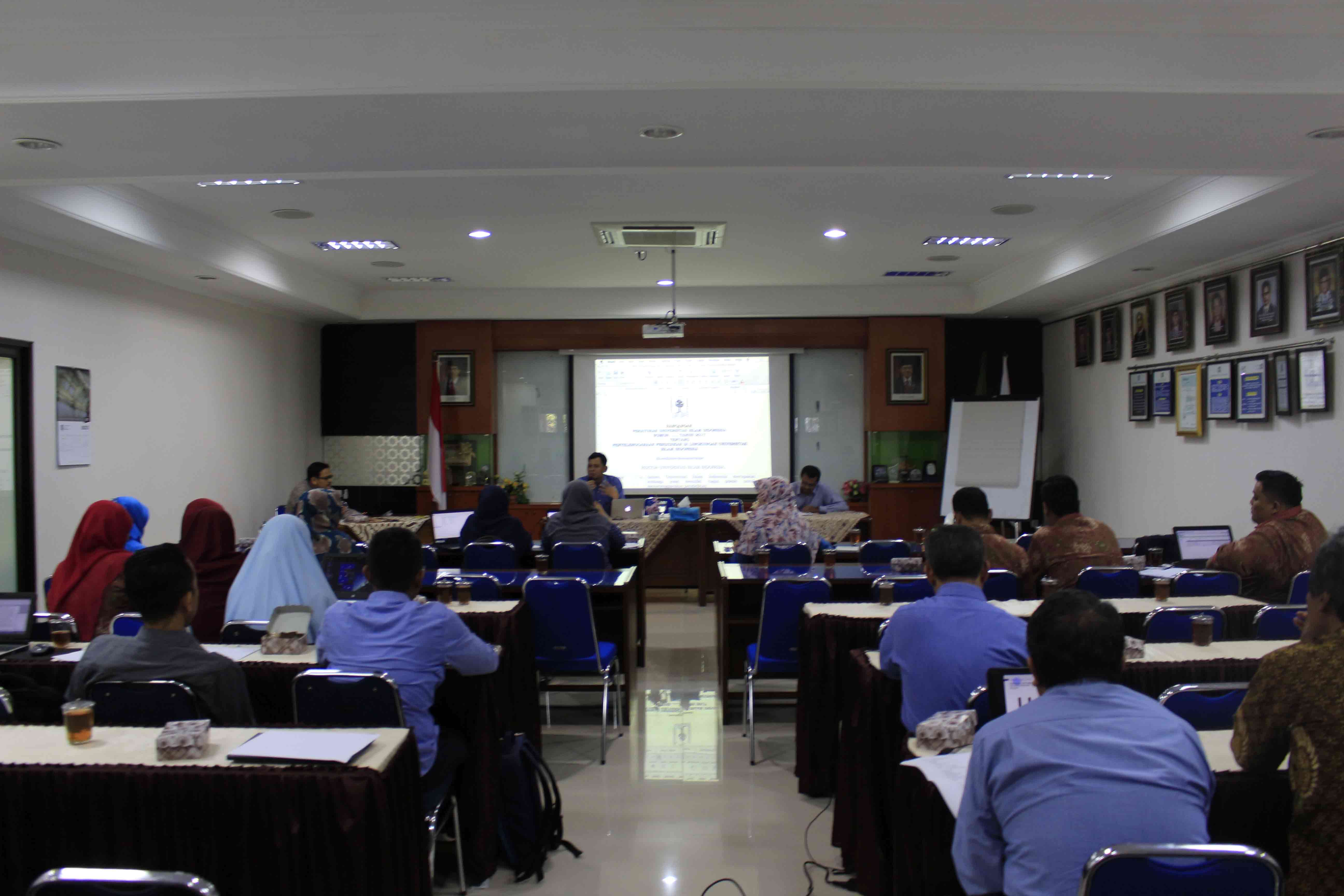 Awali T.A. 2017/2018, FIAI Adakan bagi Dosen