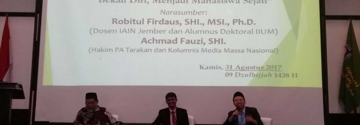 Narasumber dan moderator Studium Generale (SG) PSAS FIAI dengan tema “Bekali Diri, Menjadi Mahasiswa Sejati”. (Photo: Samsul)