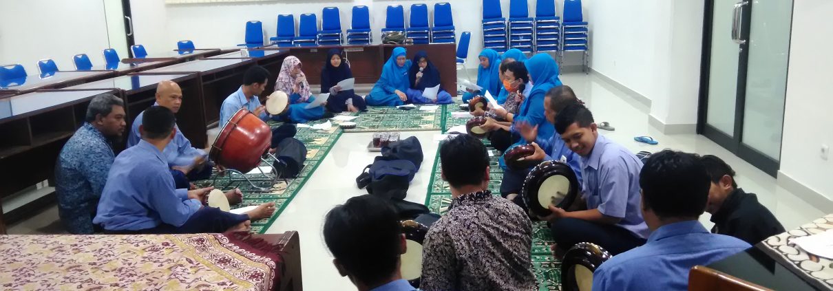 Fasilitasi Jiwa Seni Tendik, FIAI Bentuk Tim Hadrah