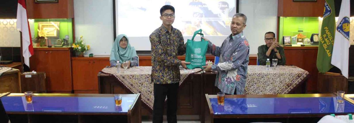 FIAI Lepas Wisudawan Periode III TA 2017-2018