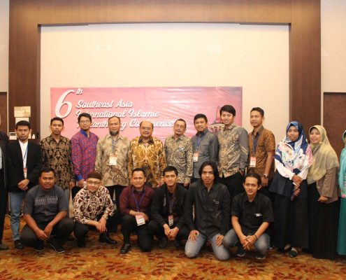 Sesi Foto Bersama Andri Mardika dan Peserta Conference Lainya di ajang 6th Southeast Asia International Islamic Philanthropy Conference (SEAIIPC) 2018