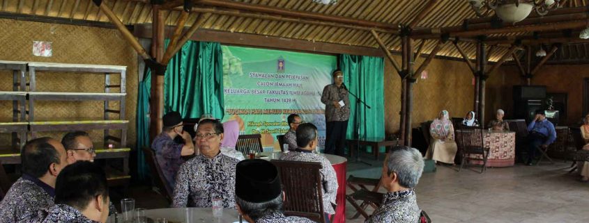 Drs. Syarif Zubaidah, M.Ag, menyampaikan tausyiah