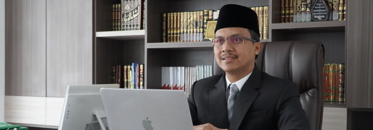 Dr. H. Nur Kholis, S.Ag., SEI., M.Sh.Ec.,