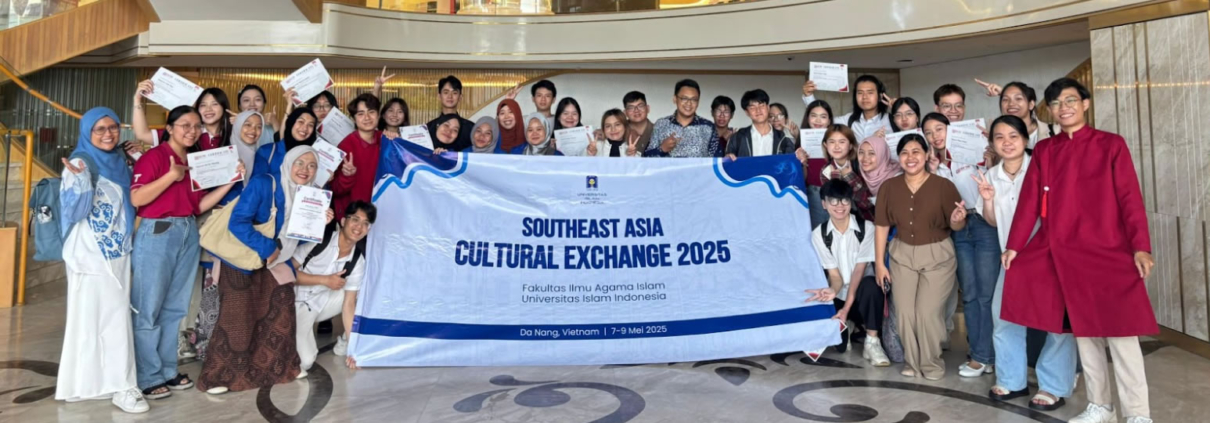 Cultural Exchange Program FIAI UII – Duy Tan University, di Da Nang, Vietnam (foto: Rifqi/Maulida)