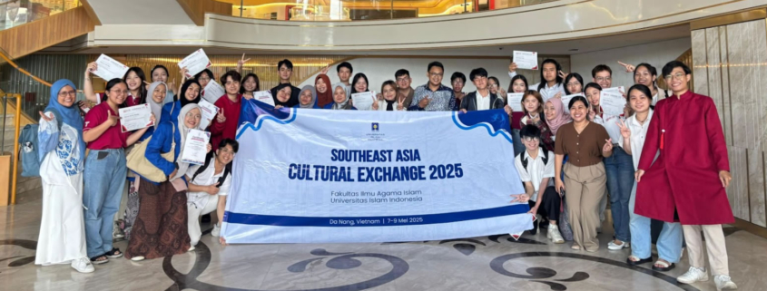 Cultural Exchange Program FIAI UII – Duy Tan University, di Da Nang, Vietnam (foto: Rifqi/Maulida)