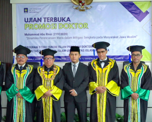 Muhammad Abu Rivai raig gelar Doktor dari Program Doktor Hukum Islam Universitas Islam Indonesia (foto: DHI UII)